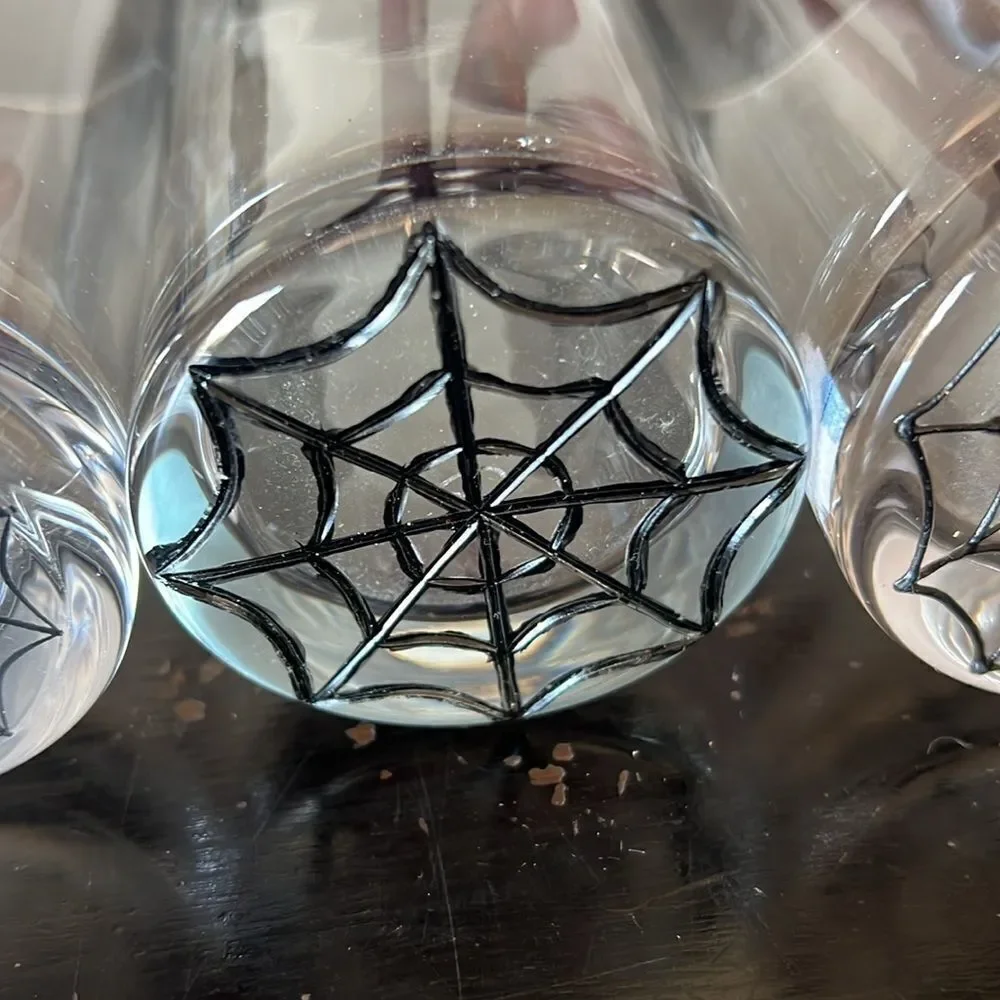 Set of 4 Pottery Barn Spider Web Tall Cocktail Glasses
